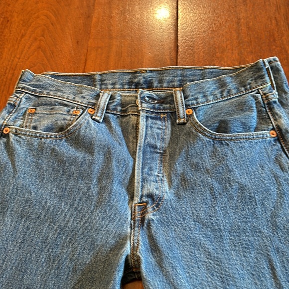 Men’s Levi’s 501 - Picture 6 of 11